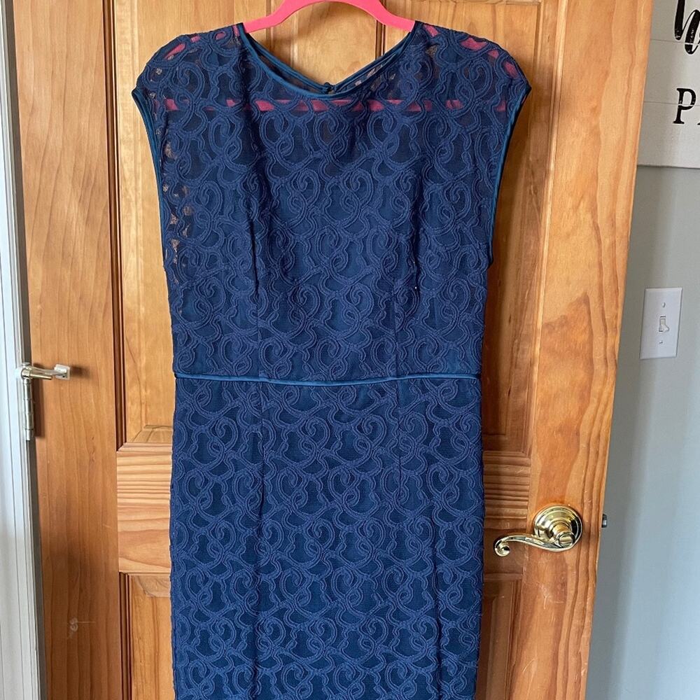 Adrianna Papell‎ Navy Blue Lace Overlay Dress Sleeveless Occasion Size 8 EUC